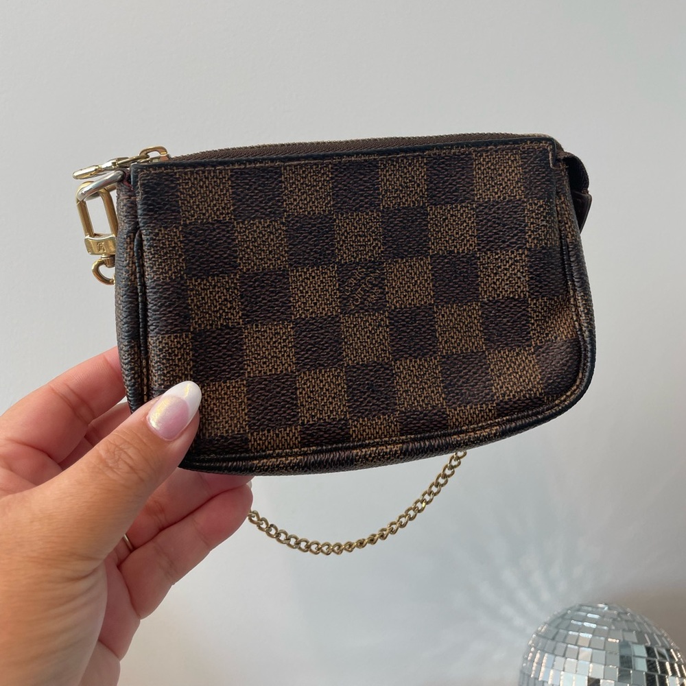 🤎 AUTHENTIC Louis Vuitton Damier Ebene Mini Pochette Accessoires 🤎